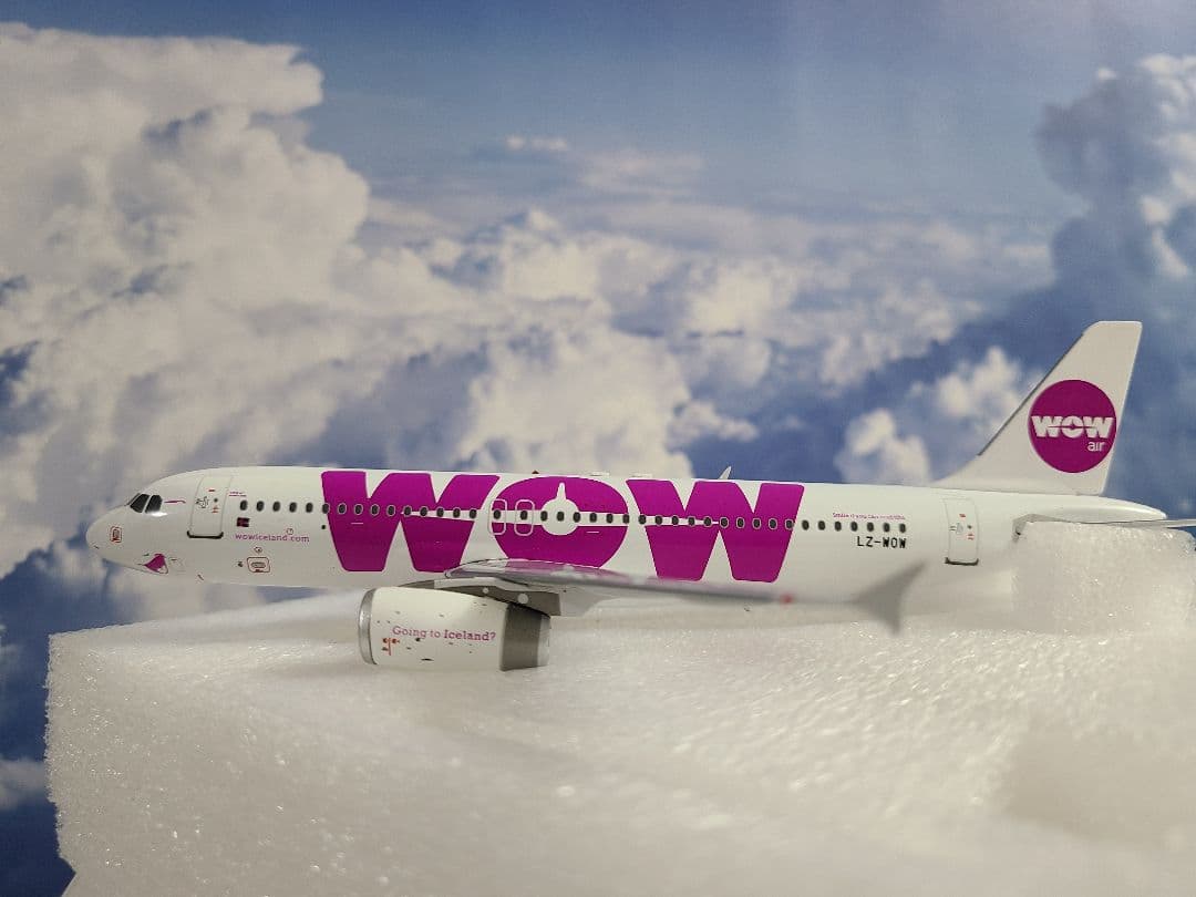専用品 A320-200 WOW航空 LZ-WOW　1/200 新品・未使用品