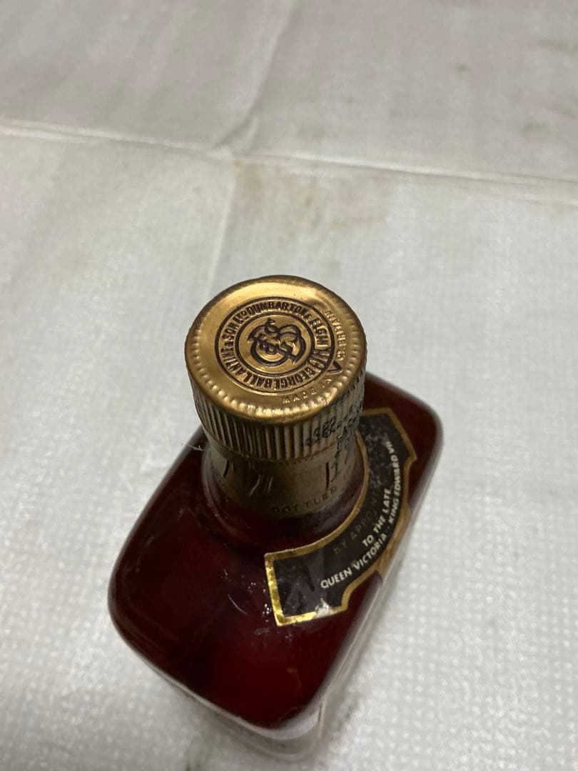 バランタイン12年VERY OLD スコッチウイスキー【ラベル傷あり】。