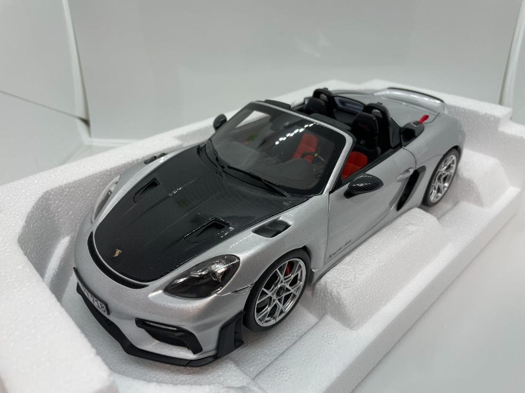 304-041 ノレブ 1/18 ポルシェ 718 スパイダー RS 2023