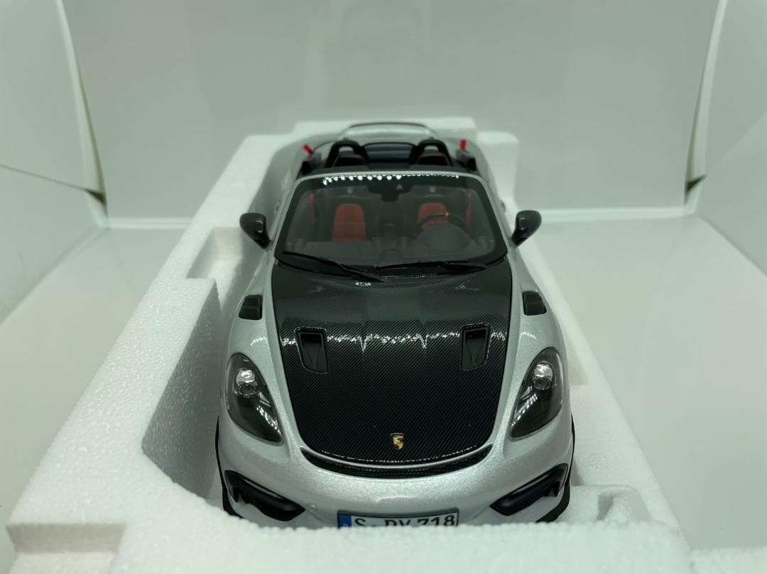 304-041 ノレブ 1/18 ポルシェ 718 スパイダー RS 2023