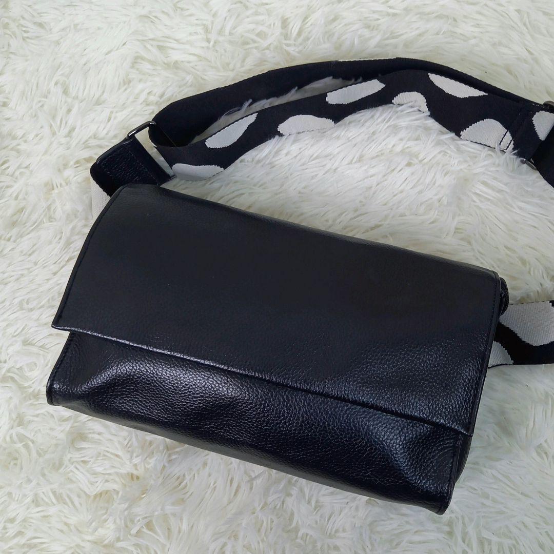 【美品】イアパピヨネ 柄ワイドテープショルダーバッグ ダルメシアン ブラック 黒