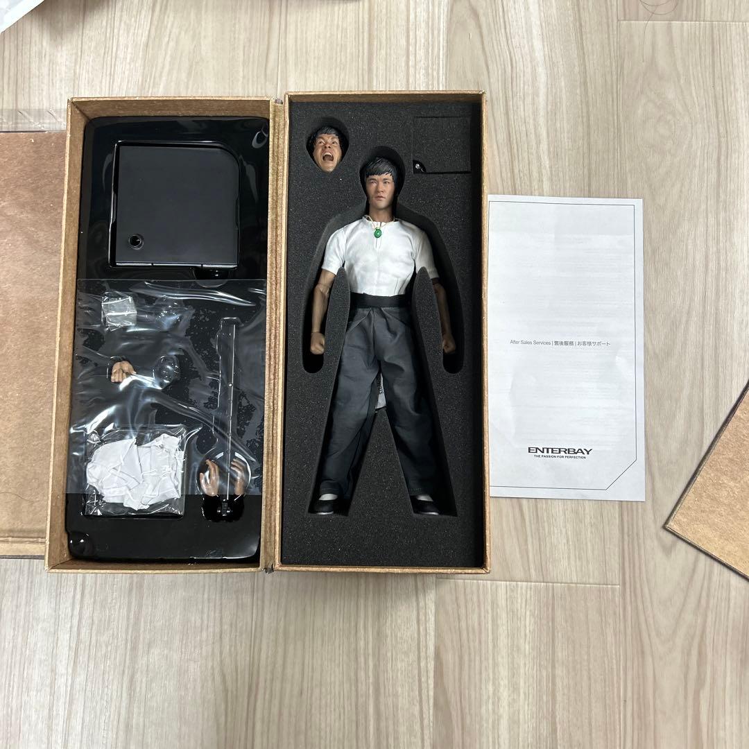 ブルース・リー 1/6 エンタベイ フィギュア ドラゴン危機一髪