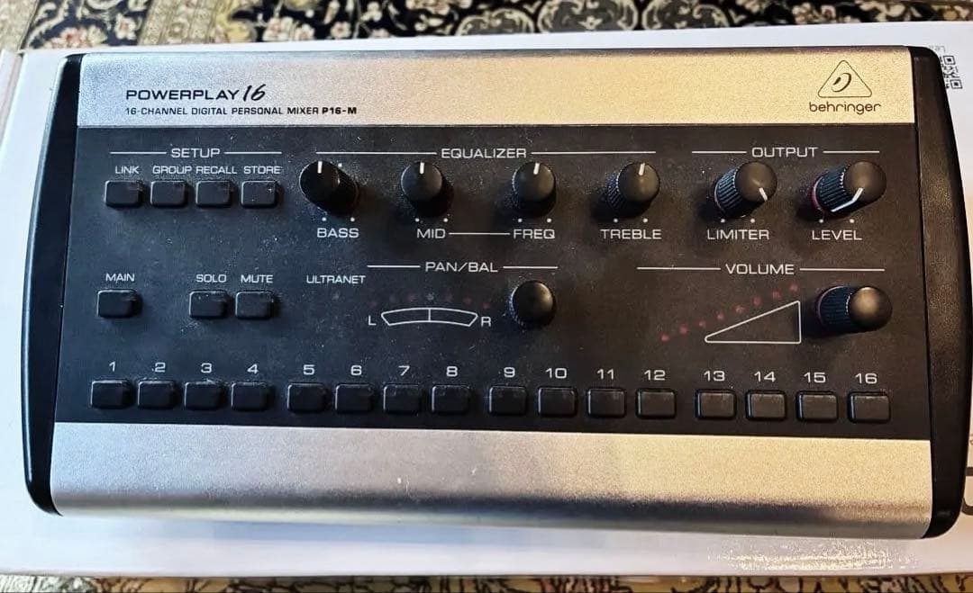 Behringer P16-M キューボックス　本箱、付属品あり