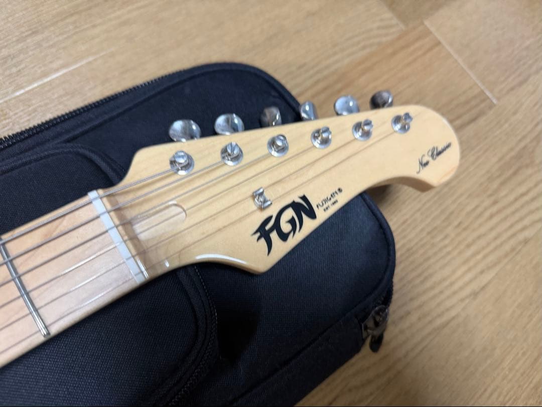 Neo Classic NST110MAH-WB ストラト