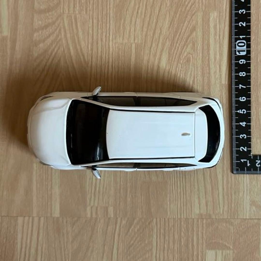 トヨタ カローラツーリング ミニカー カラーサンプル