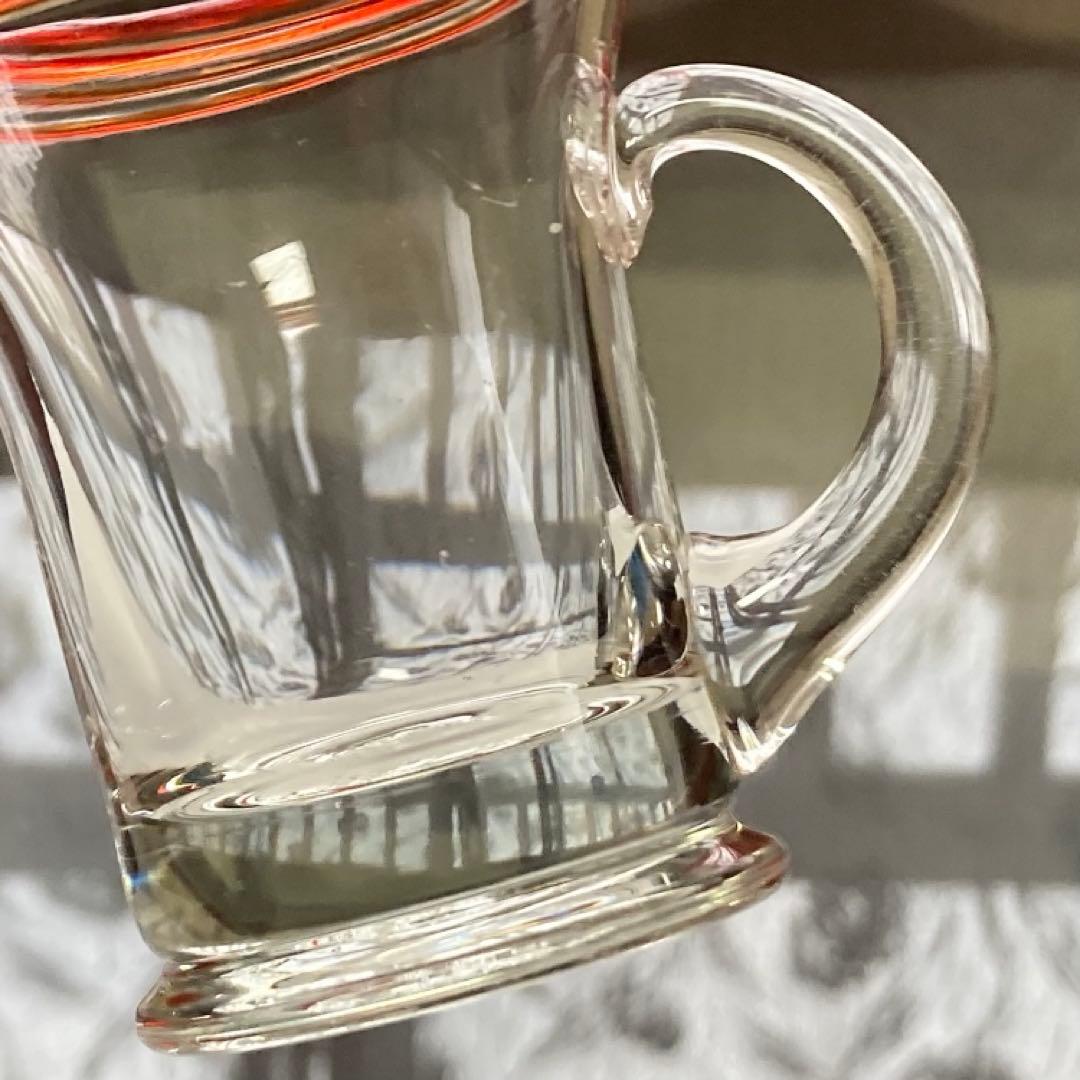 古いグラス カップ ウランガラス ⁇ 赤縁 持ち手付き 手作り 硝子 レトロ