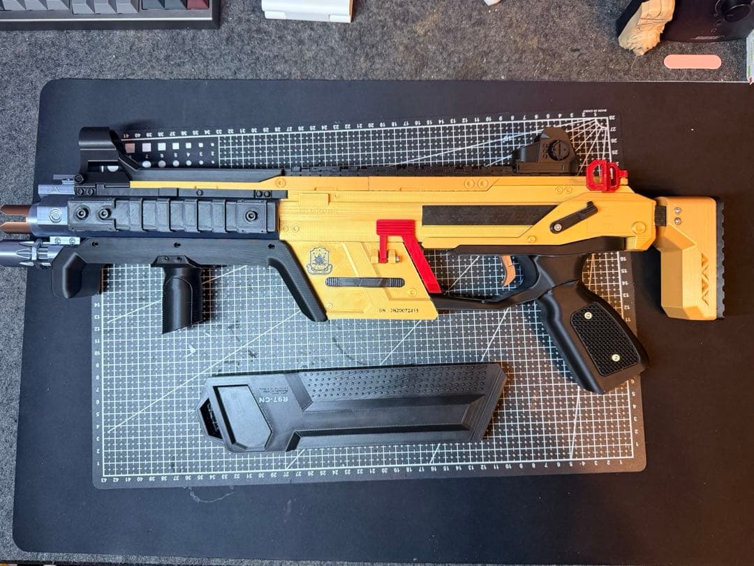 Apex R-99 モデルガン　全長53cm (発射機能なし)