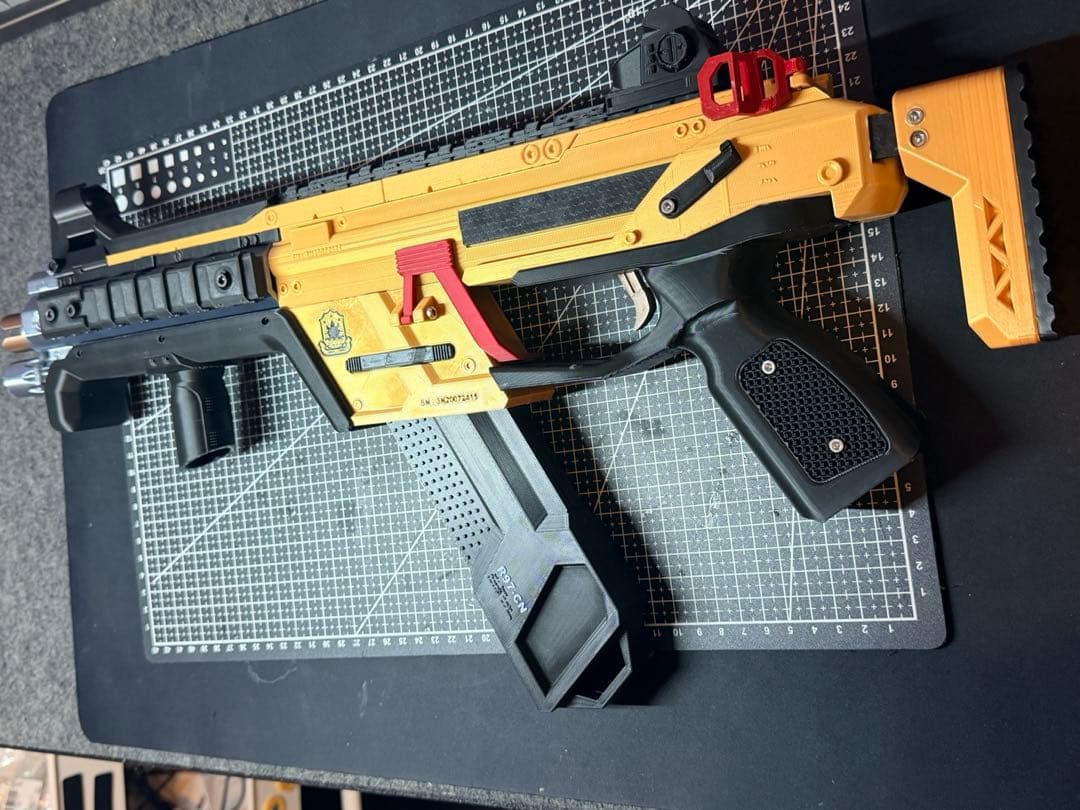 Apex R-99 モデルガン　全長53cm (発射機能なし)