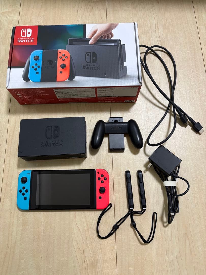 Nintendo Switch 本体 青/赤 Joy-Con初期化済