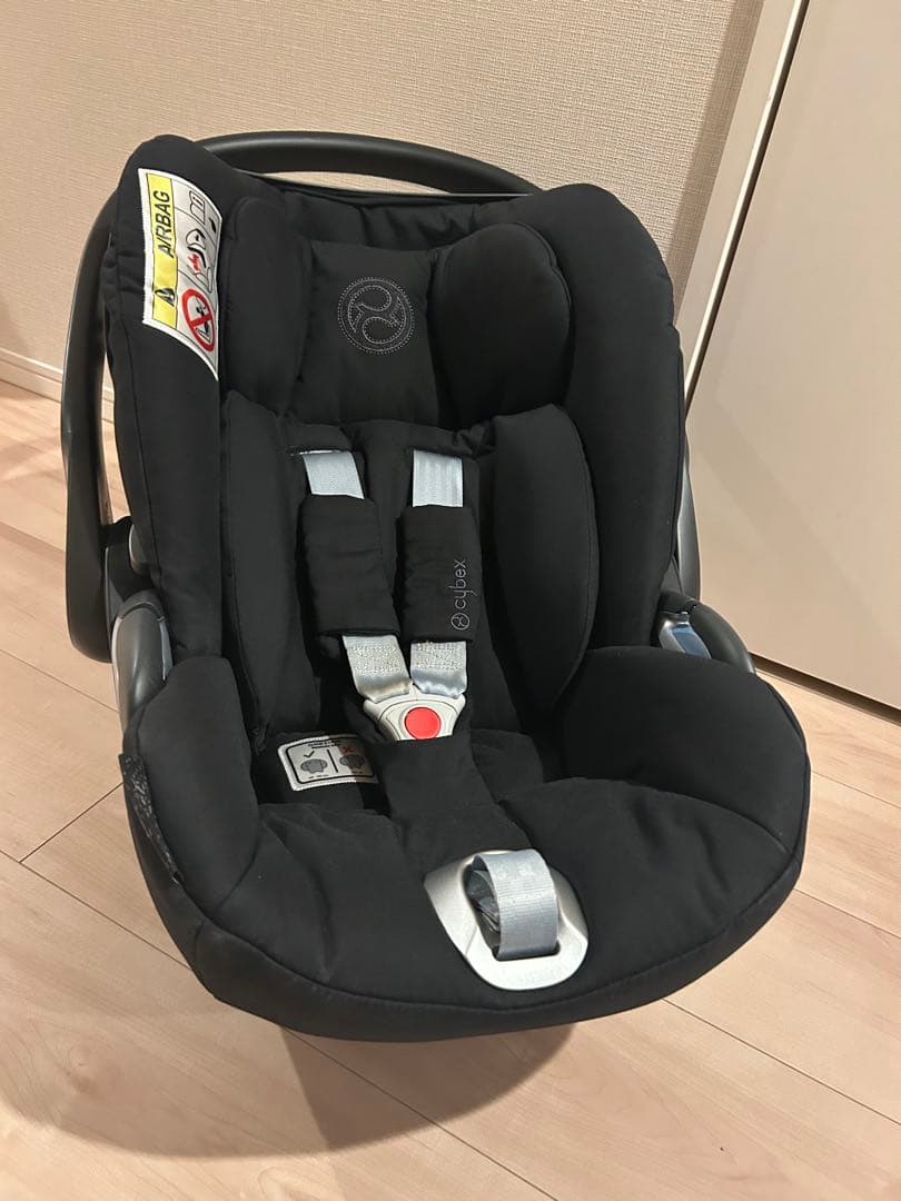 Cybex クラウドzチャイルドシート ブラック ベース付き