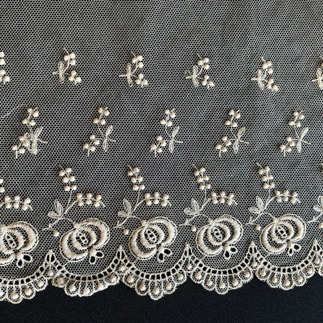【２】フランスアンティーク　未使用　幅広　チュールレース　刺繍　ビスクドール