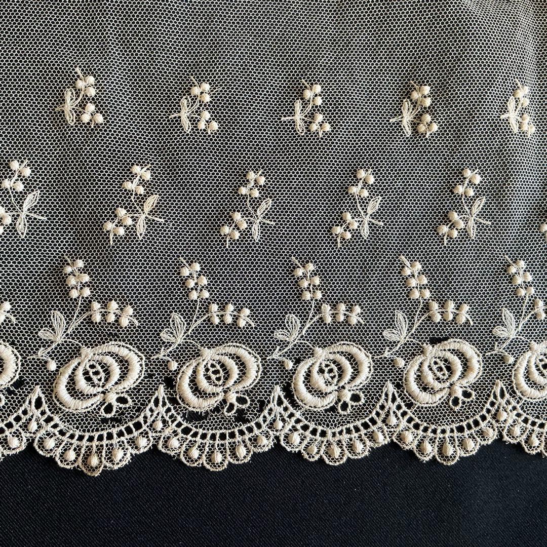 【２】フランスアンティーク　未使用　幅広　チュールレース　刺繍　ビスクドール