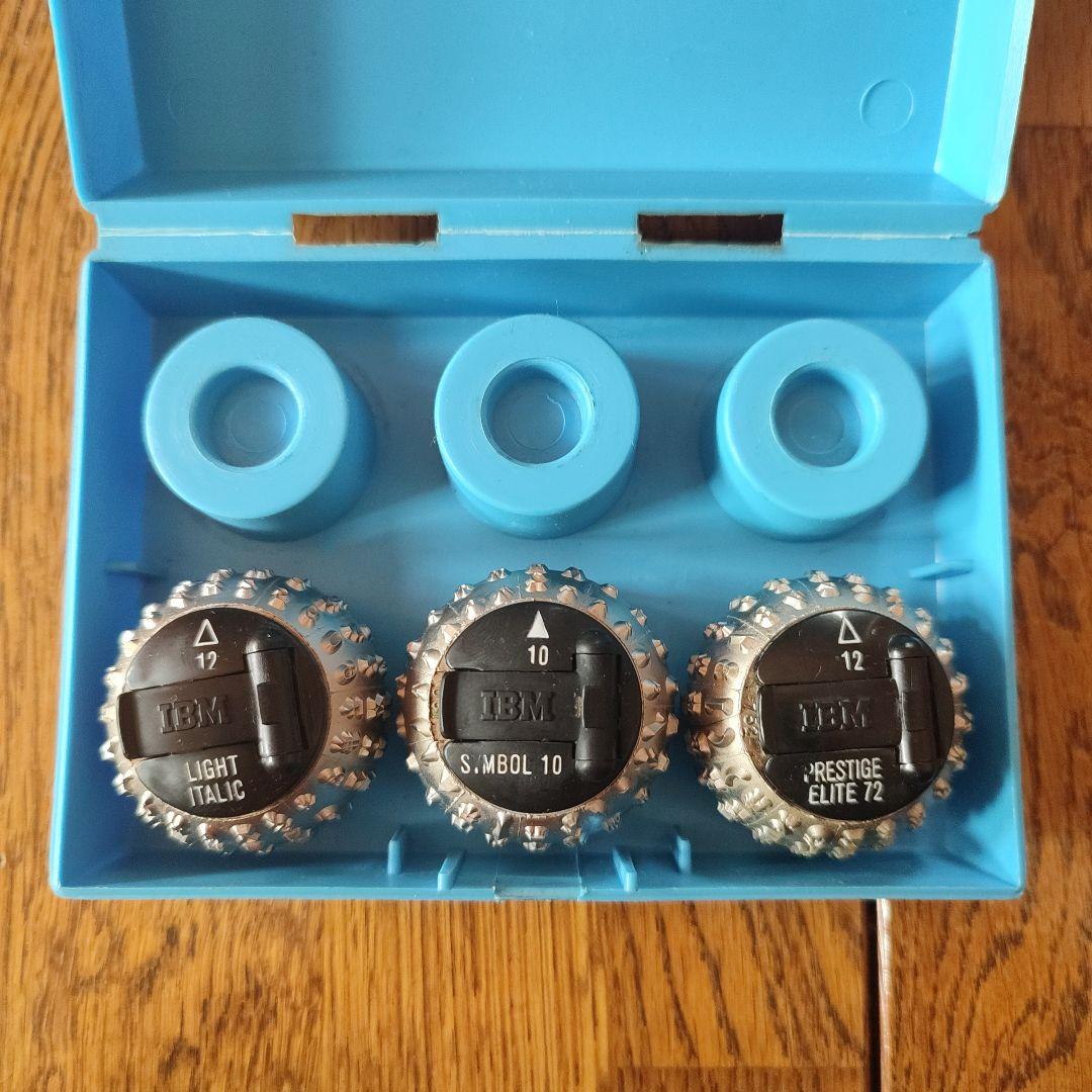 IBM 電動タイプライター 82C( ジャンク)