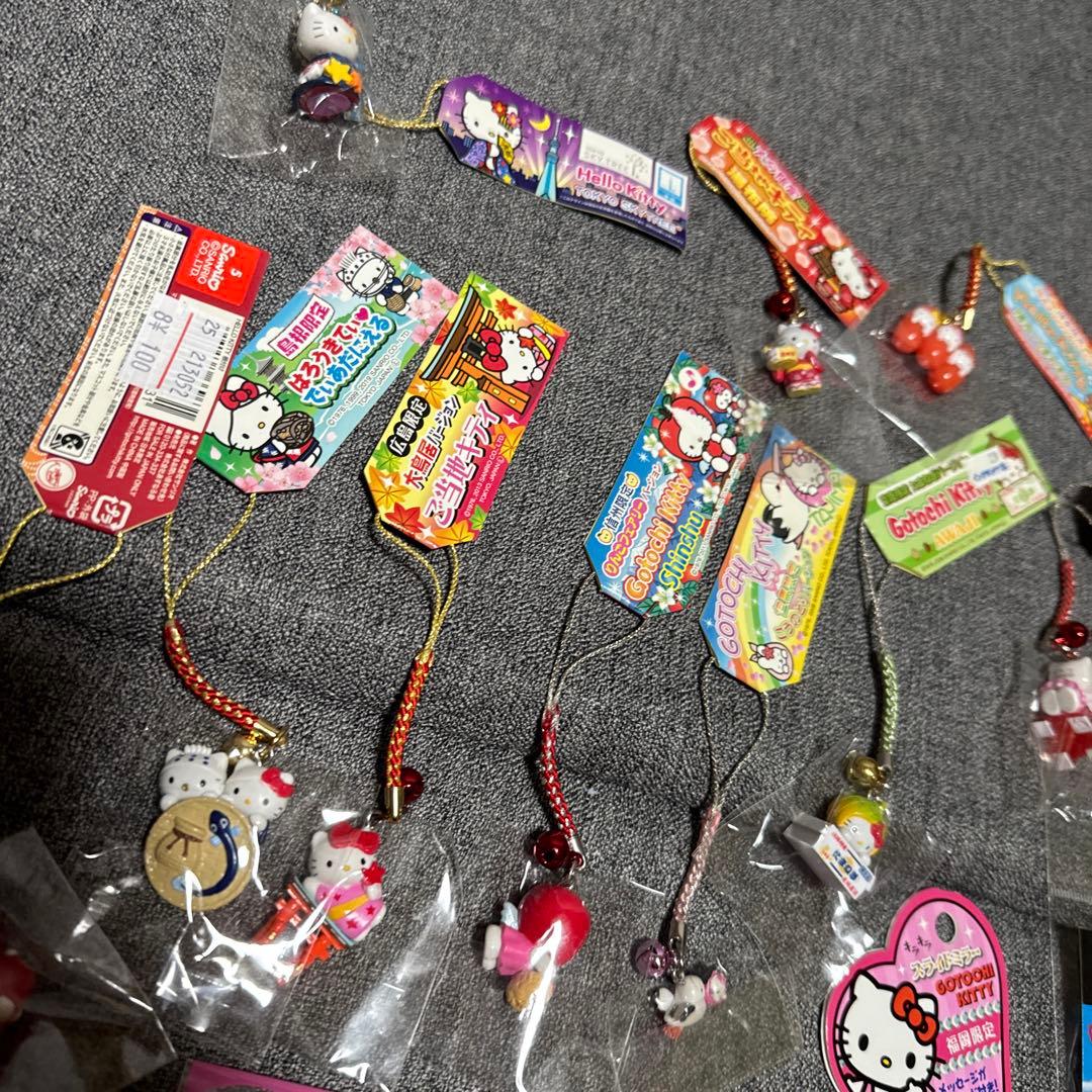 大量♡ハローキティご当地根付ストラップ　ファスナーストラップなど　まとめて60個
