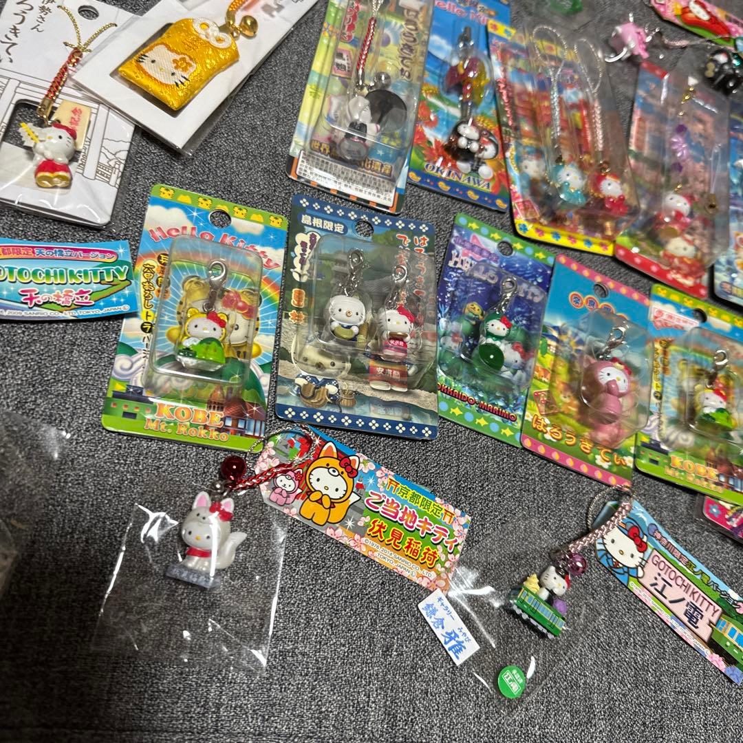 大量♡ハローキティご当地根付ストラップ　ファスナーストラップなど　まとめて60個