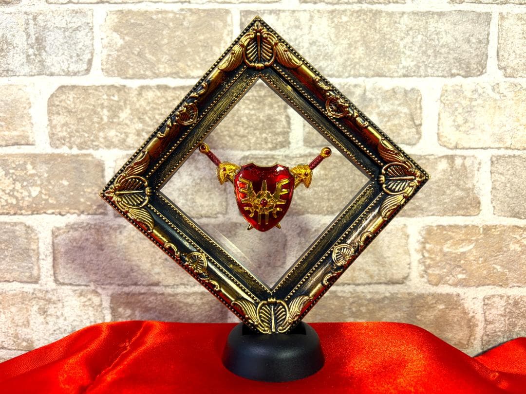 ドラゴンクエスト ロゴフィギュア＆各種ピンズまとめ売り