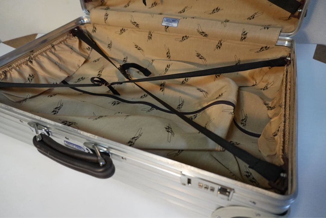 リモワ　クラシックフライト60L ２輪タイプ