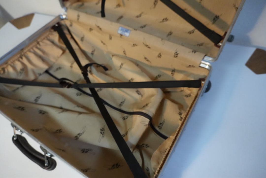 リモワ　クラシックフライト60L ２輪タイプ