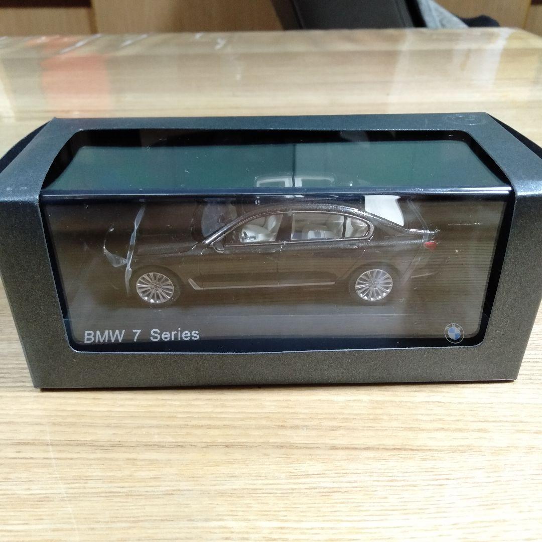 1/43 BMW 750Li ブラック メタリック塗装 ケースあり 箱あり