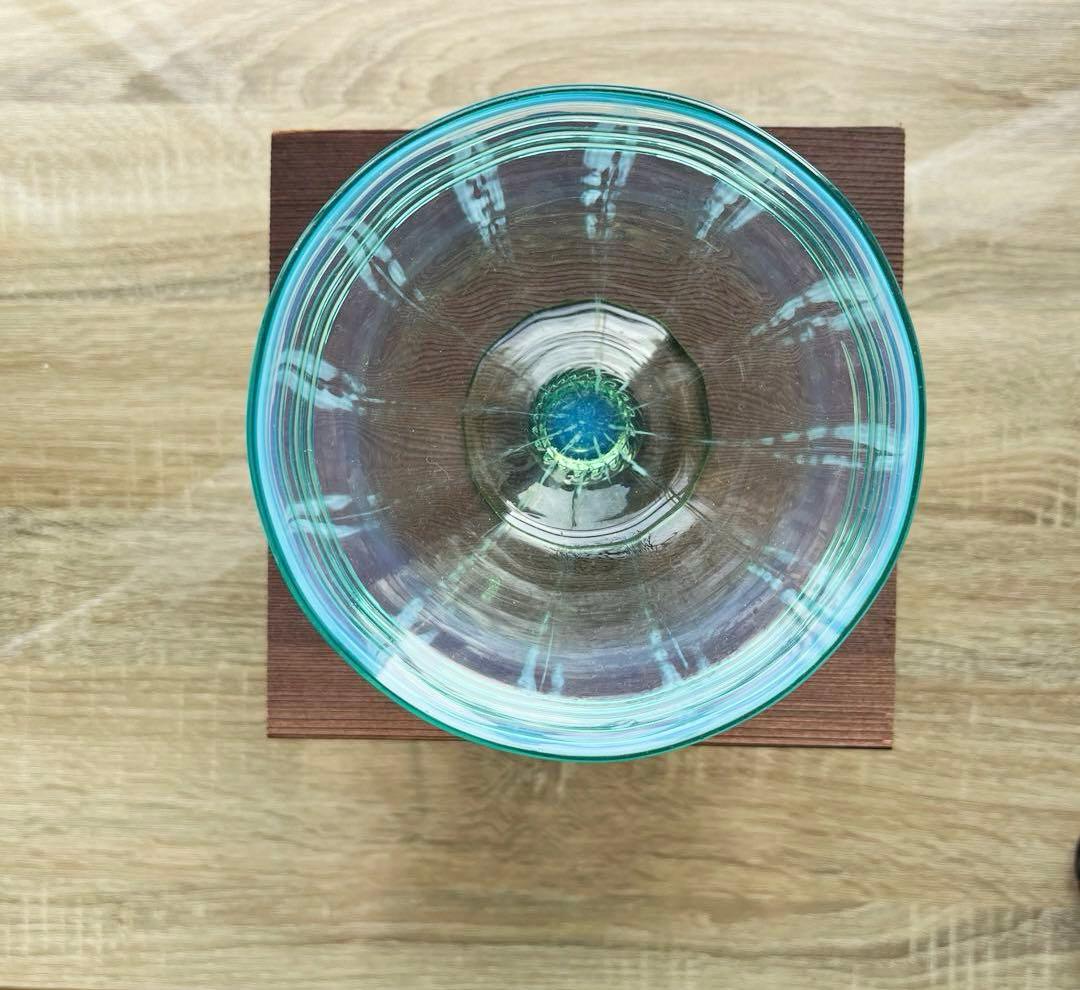 骨董　時代ガラス　希少　若草色　乳白色暈し　千段巻き　反り口　氷コップ　ウラン