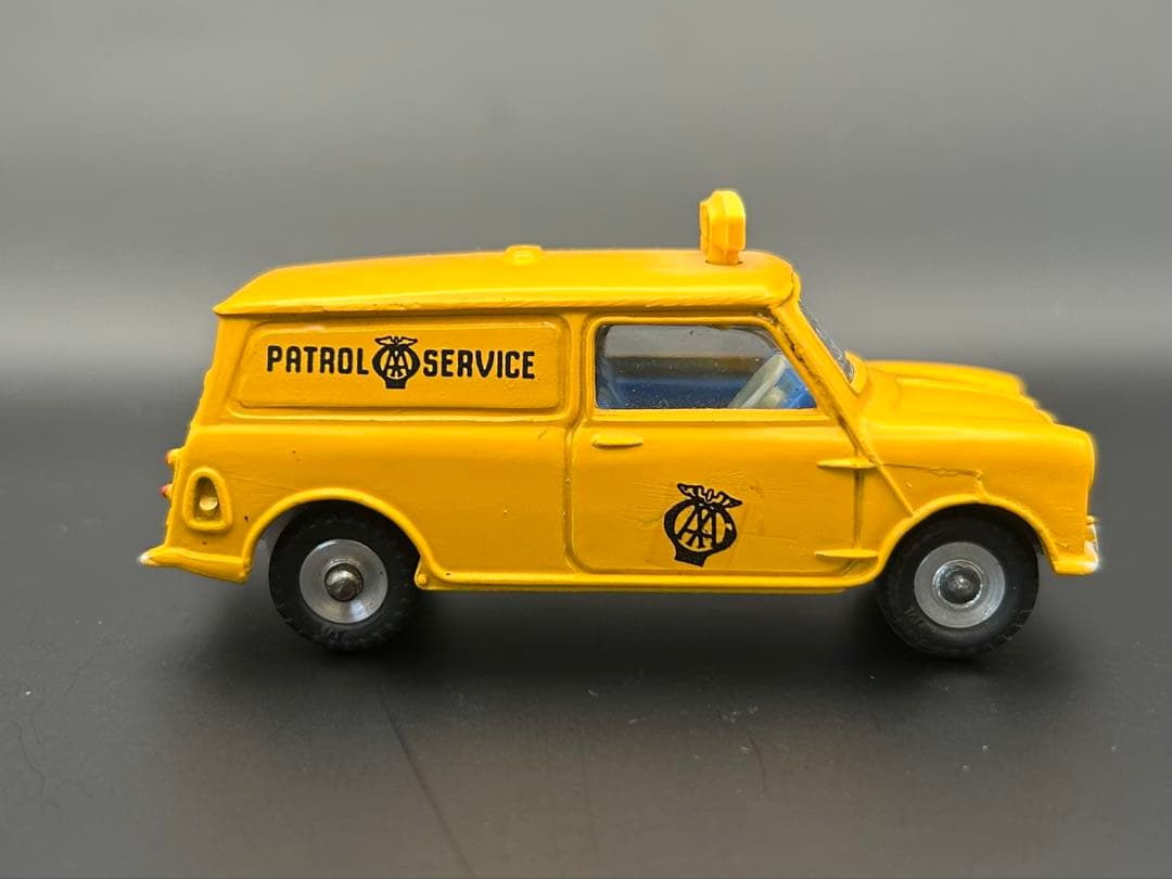 DINKY TOYS A.A. MINI VAN 274 ロードサービスミニバン