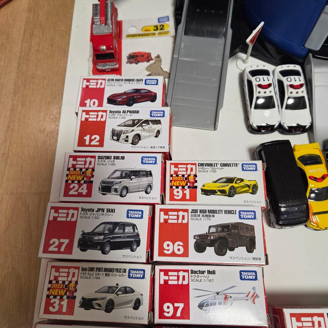 【まとめ売り】トミカ53台＋変形ポリスステーション ミニカー