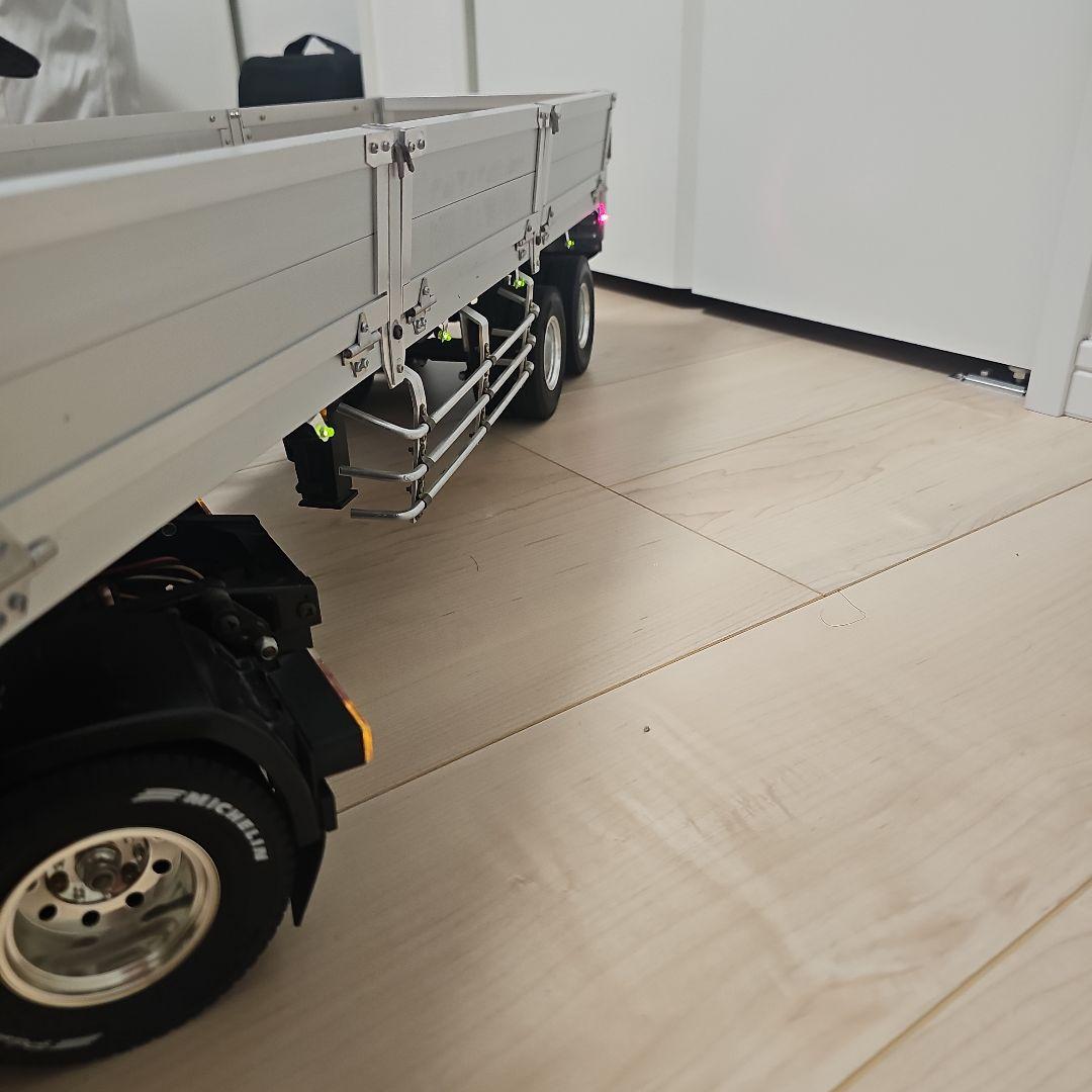 タミヤ1/14　平ボディートレーラVolvo FH12ヘッド　プロポセット