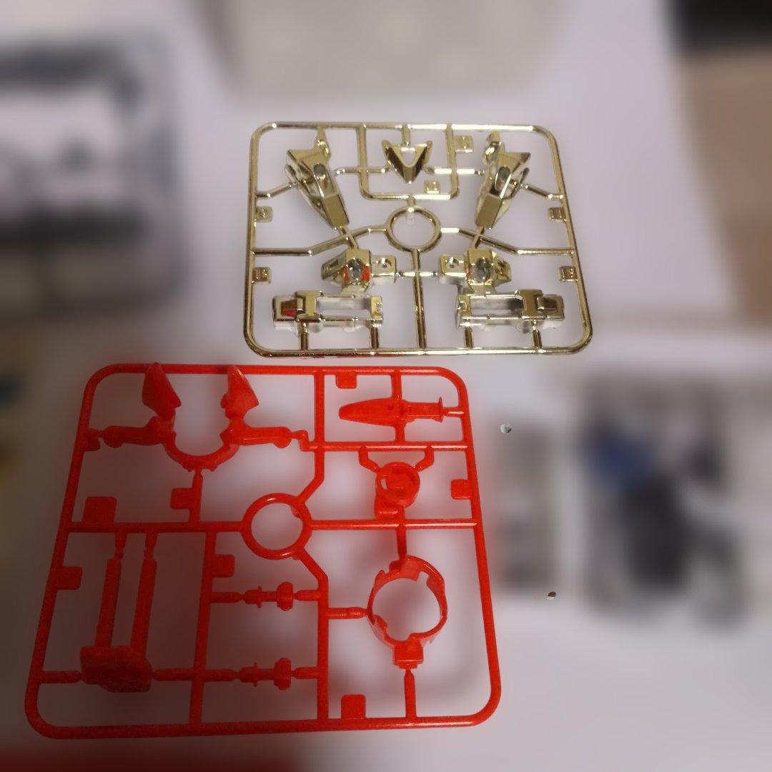 【未組立品　ビーダマン】コンバット・フェニックス　金メッキバージョン