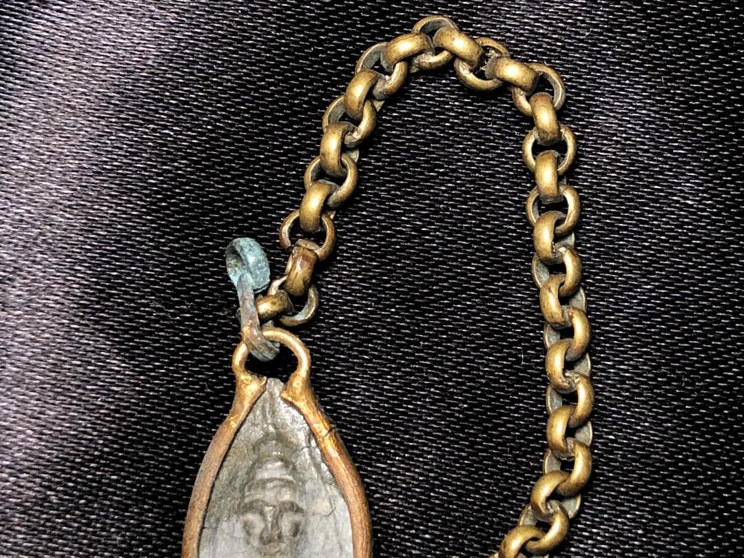 【 プラ・リーラ（遊行仏）】 พระลีลา　石仏/携行仏/スコタイ朝