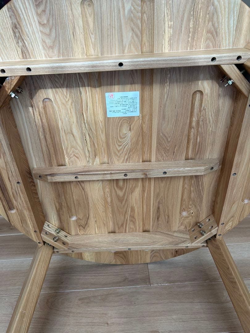 円形木製ダイニングテーブル 2023年製