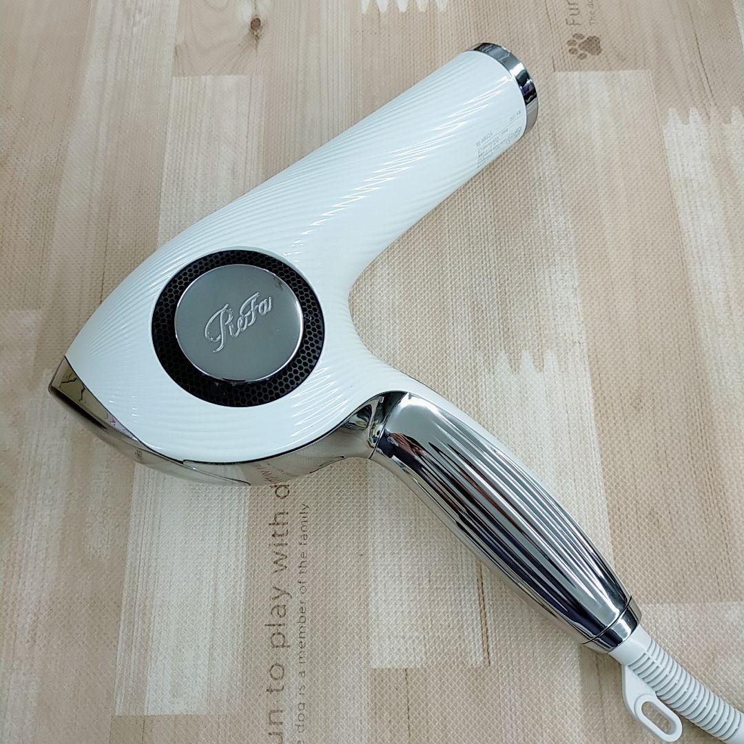 ほぼ未使用○ノズル付き Refa リファ ビューティック ドライヤー MTG
