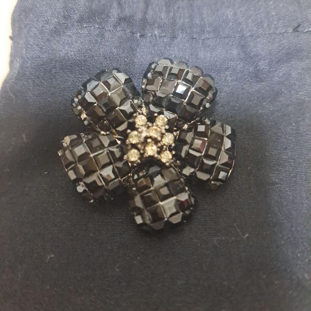 フォクシー　お花ブローチ