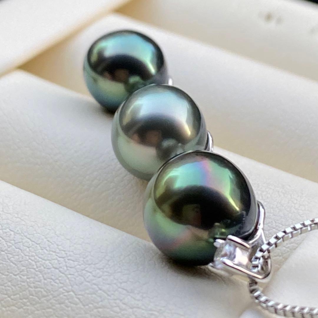 本真珠　南洋黒蝶真珠3連パールネックレストップ　ピーコックグリーン虹色PT804