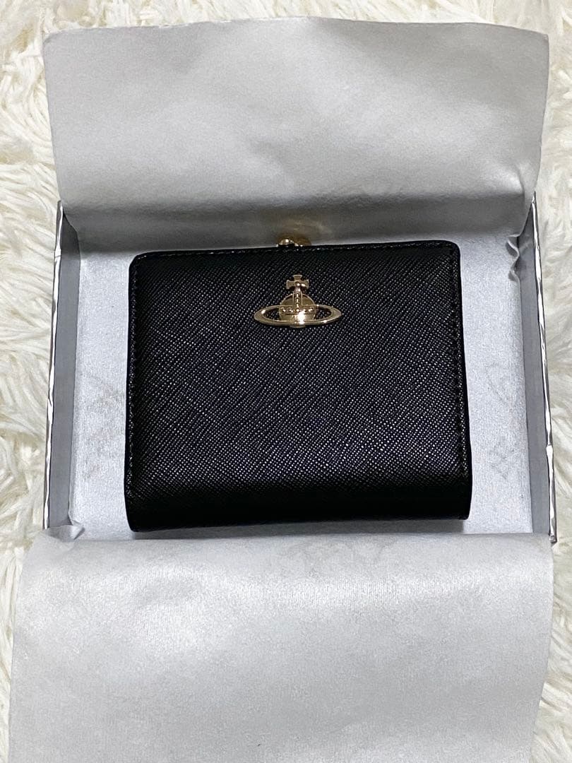 大人気⭐︎VivienneWestwoodヴィヴィアンウエストウッド 二つ折財布