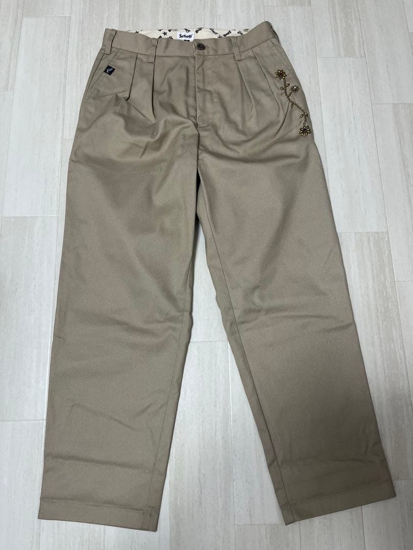 【Schott タックパンツ フラワースタッズ付き】