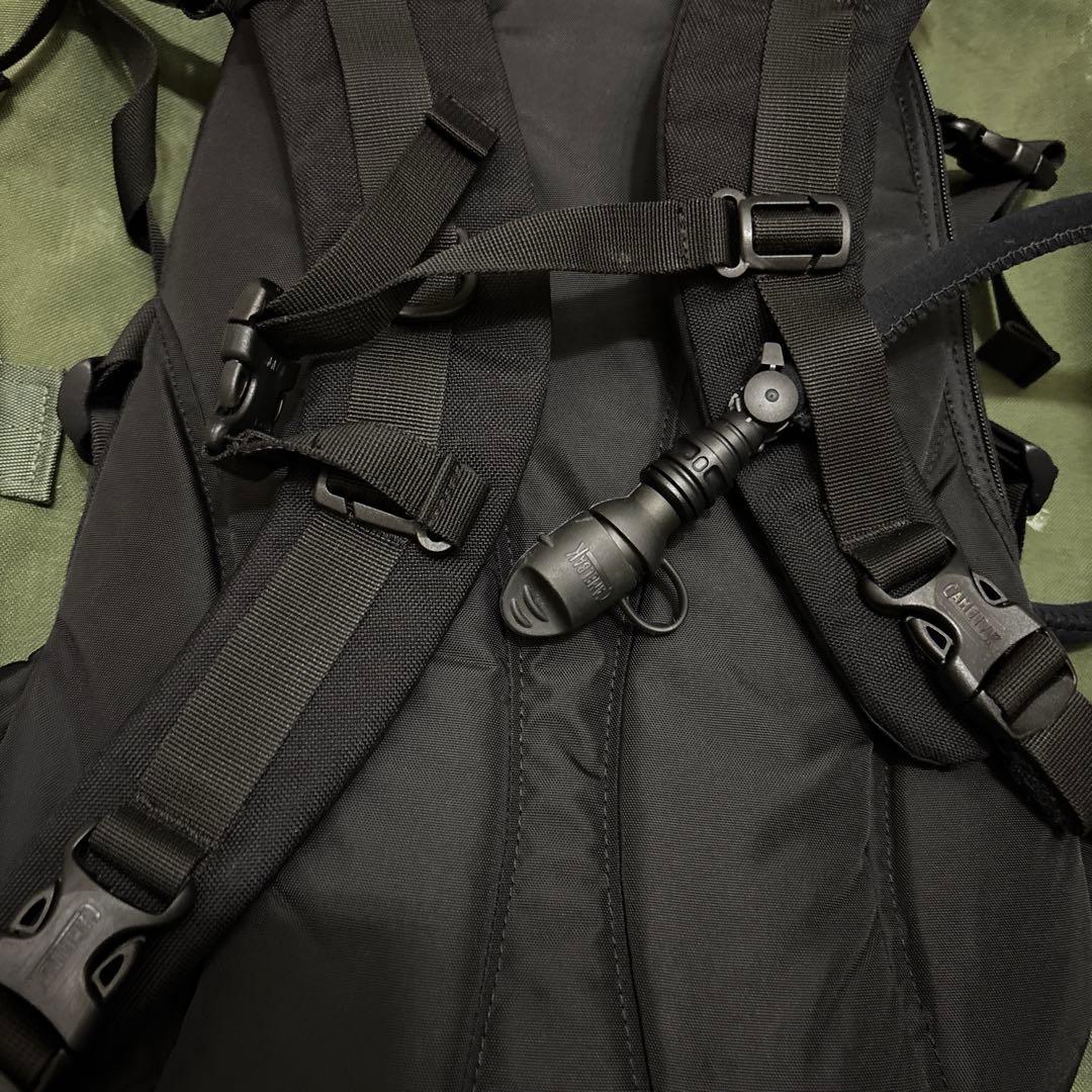 米軍放出品 CAMELBAK製 キャメルバック 黒 ハイドレーション USN