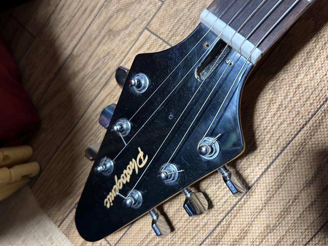 Photogenic フライングV コリーナモデル　PUはギブソン