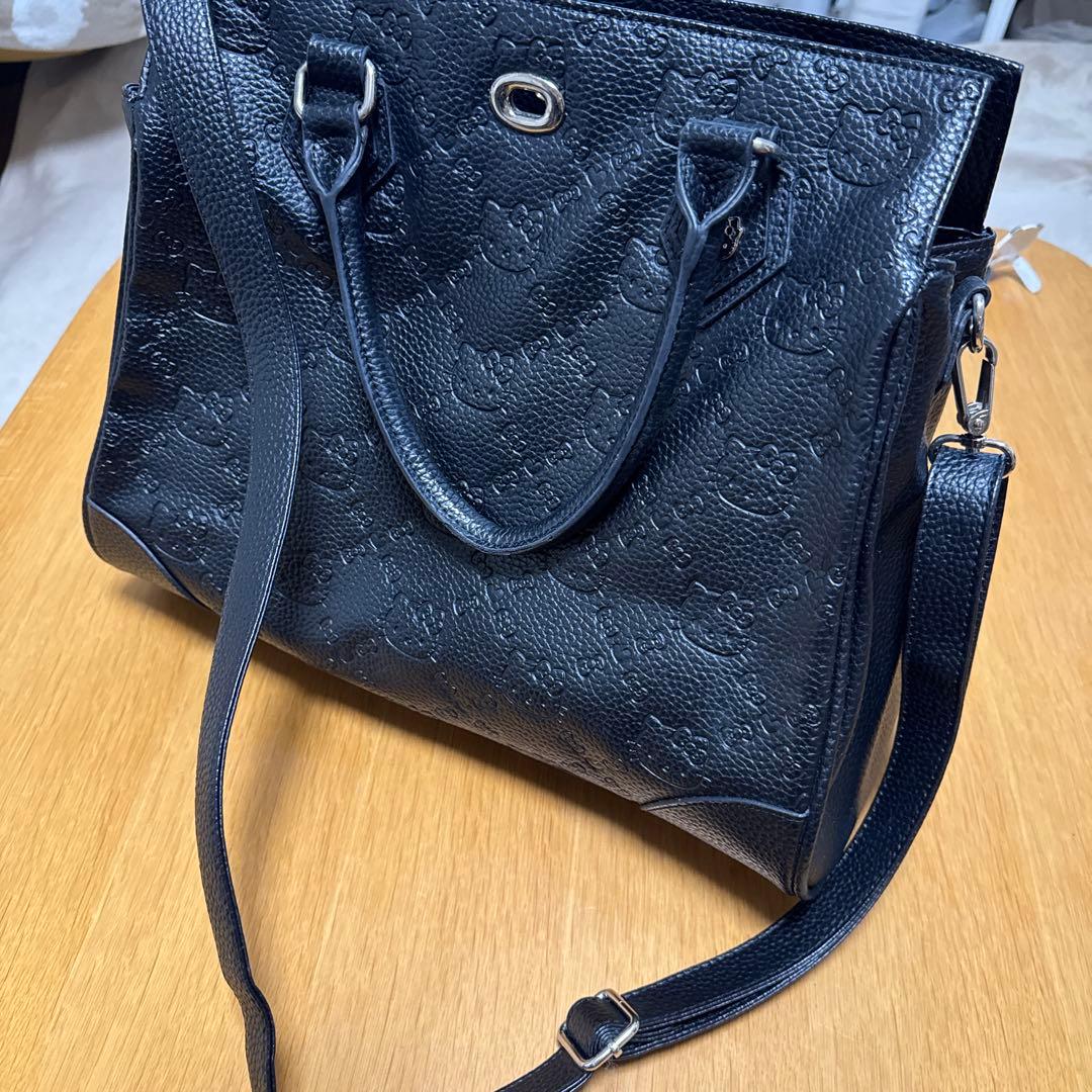 ラウンジフライ　ハローキティ コラボ型押しトートバッグ 黒