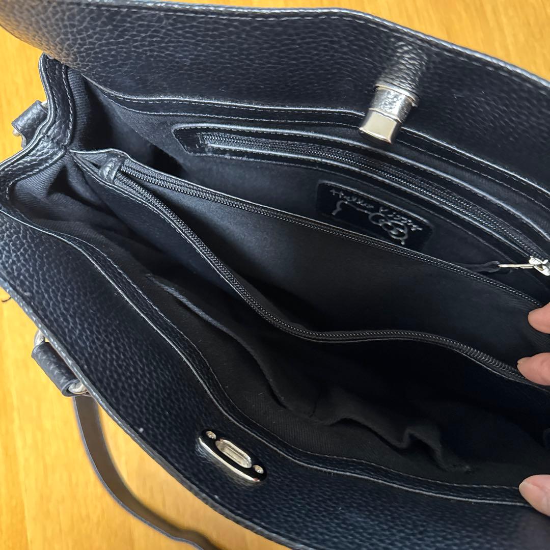 ラウンジフライ　ハローキティ コラボ型押しトートバッグ 黒