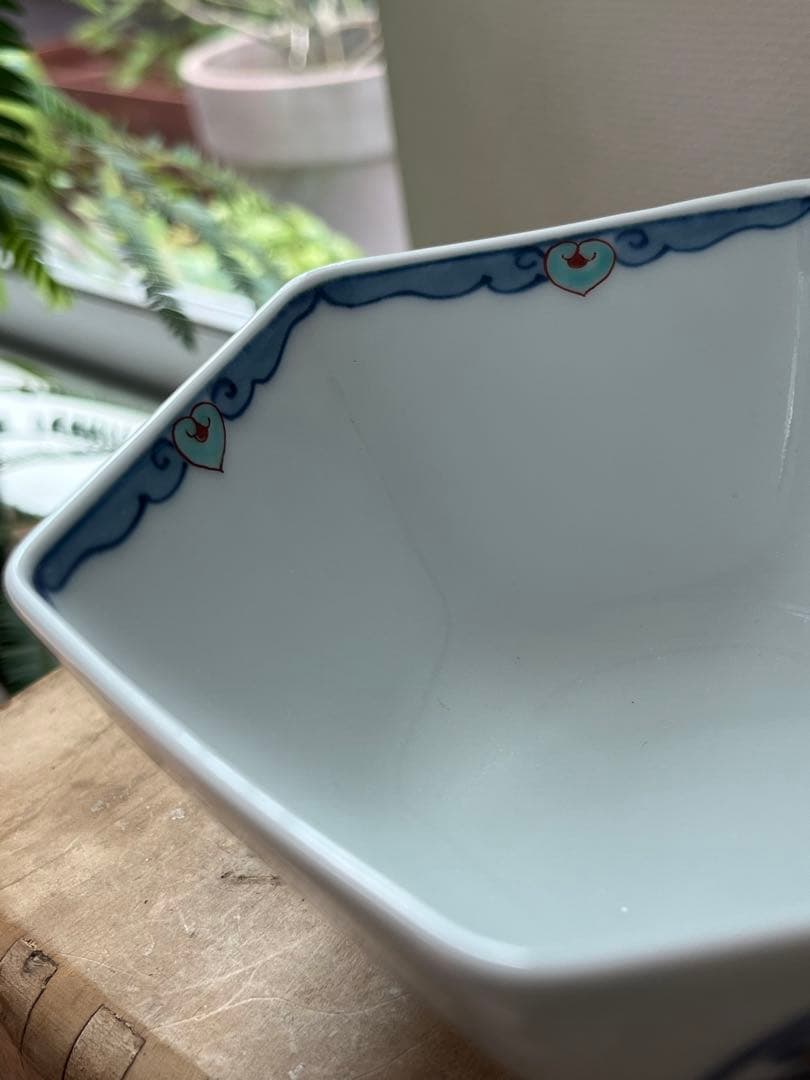 人間国宝　13代　今泉今右衛門窯 錦草花文 六角小鉢 色鍋島 有田焼 高級