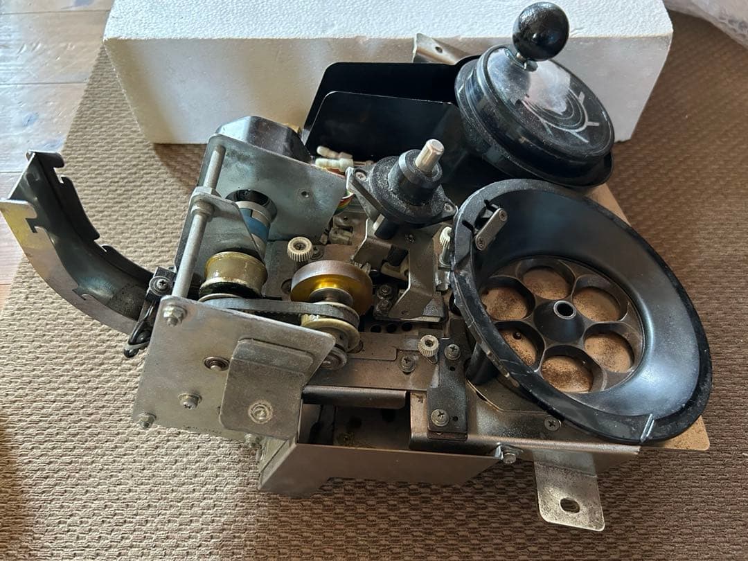 メダルゲーム ガリレオファクトリー メダル投入口