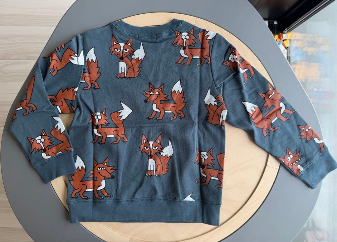 新品未使用　 ステラ　マッカートニー　キッズ　トレーナー　裏起毛上下セット　6Y