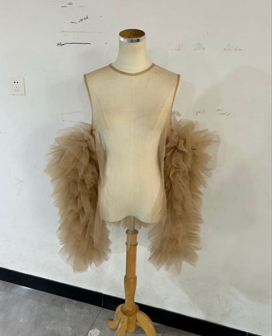 ベージュ　ボレロ