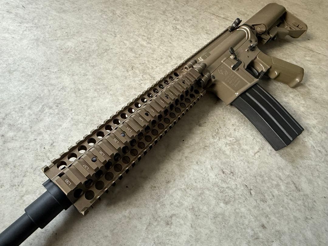 超美品 入手困難 東京マルイ 次世代電動ガン レシーライフル TANカラー