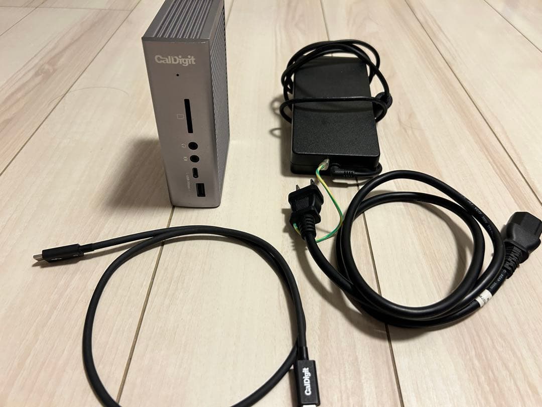 分配器・切替器 CalDigit Thunderbolt3 Station Plus3