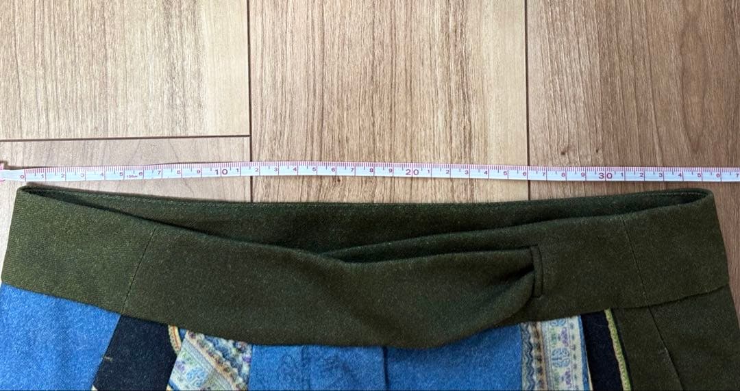 DRIES VAN NOTEN 秋冬グリーンスカーフ柄　ひざ丈タイトスカート