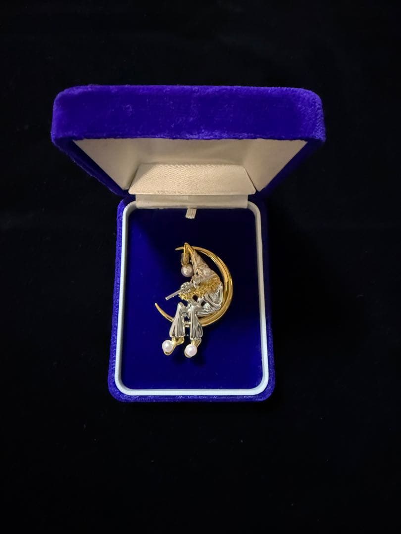 ミキモト　ピエロブローチ