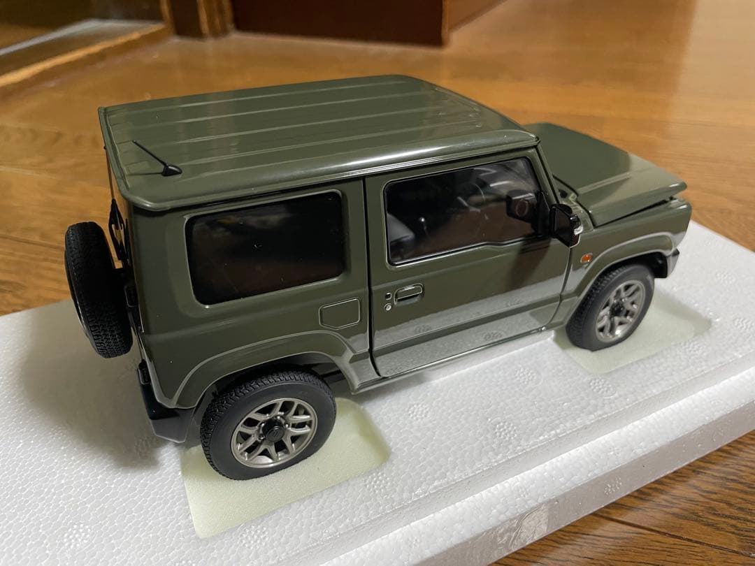 オートアート　1/18 ジムニー JB64 グリーン