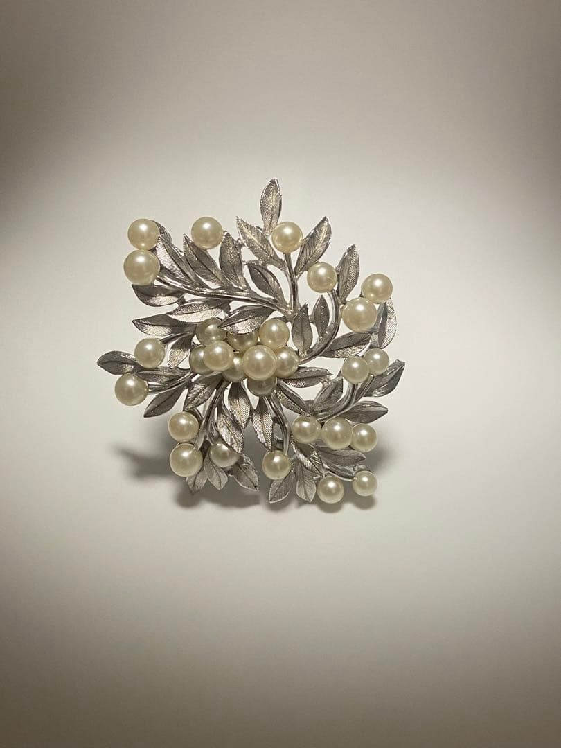 lotuscloud 2504⭐️TRIFARI トリファリ ヴィンテージブローチ