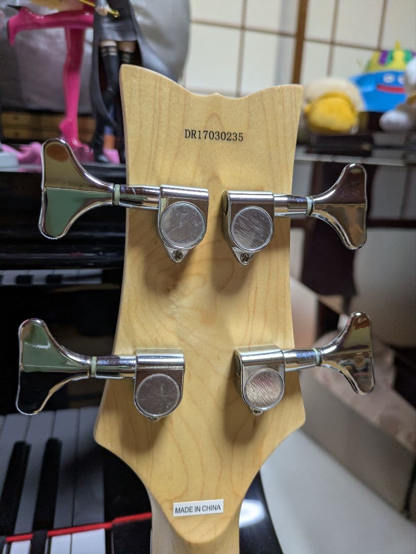 デイジーロック　Daisy Rock エレキベース メタリックゴールドスパークル